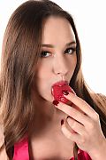 Alice Kiss Strawberry Kiss istripper model