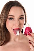 Alice Kiss Strawberry Kiss istripper model