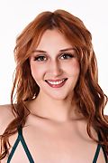 Lola Red Emerald Beauty istripper model